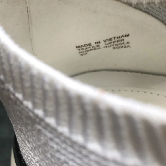 Women’s Michael Kors sneakers - Picture 9 of 10